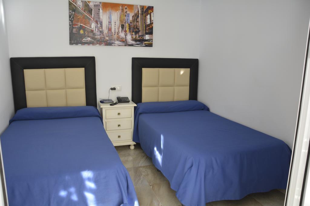 Apartamentos Mediterraneo Marbella Exterior photo